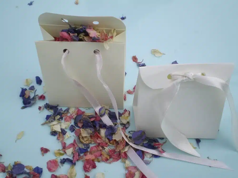 natural wedding confetti petals